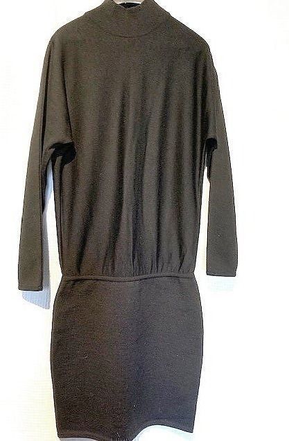 Versace Kleider: Robe noire de Versace – Neu (gemäss Beschreibung) aus St-Aubin-Sauges von Juliezan 2