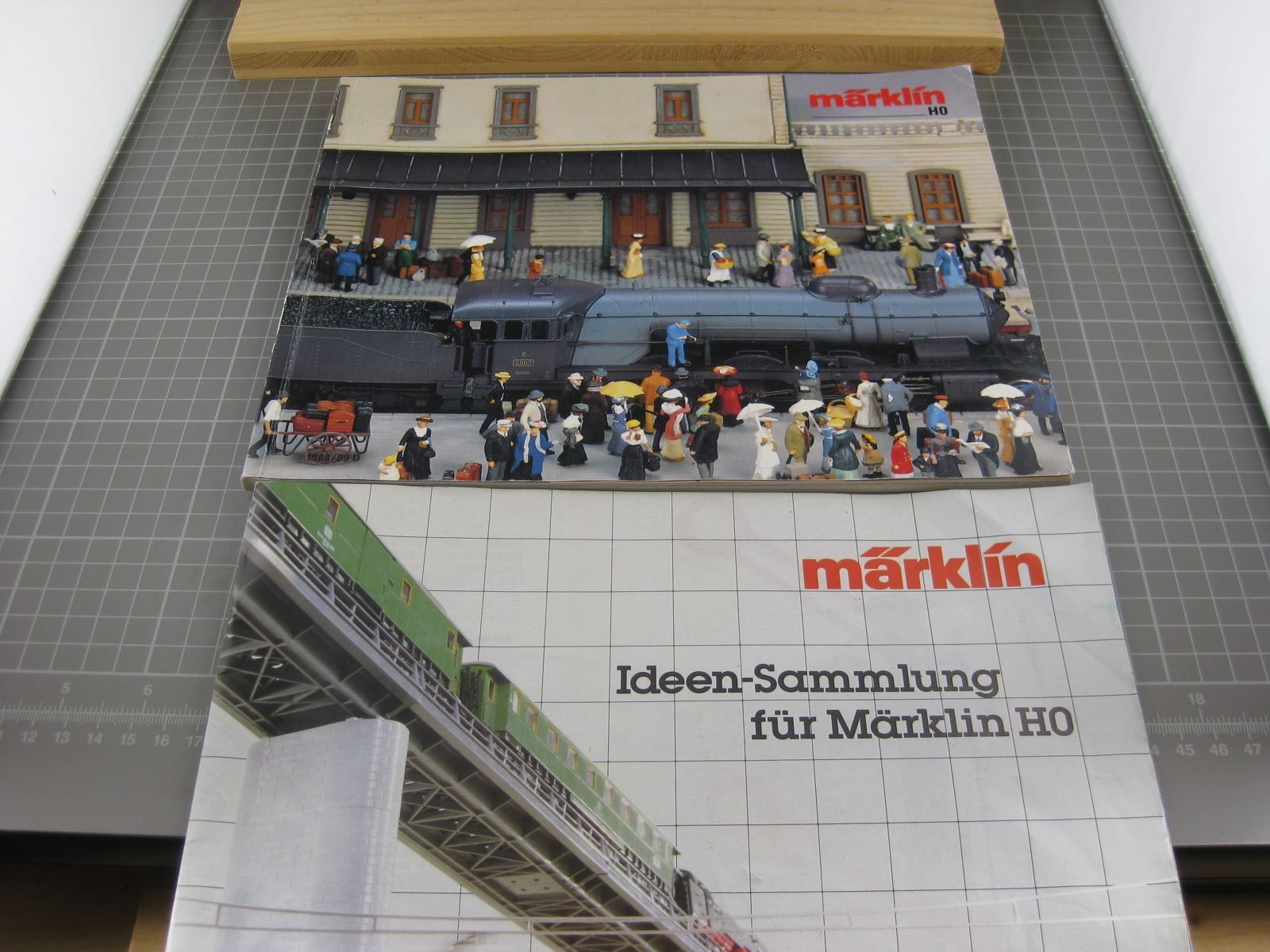 Märklin Modellini di ferrovie: Märklin Katalog 1988/89 D plus Prospekt – Usato da Malters venduto da Marosko