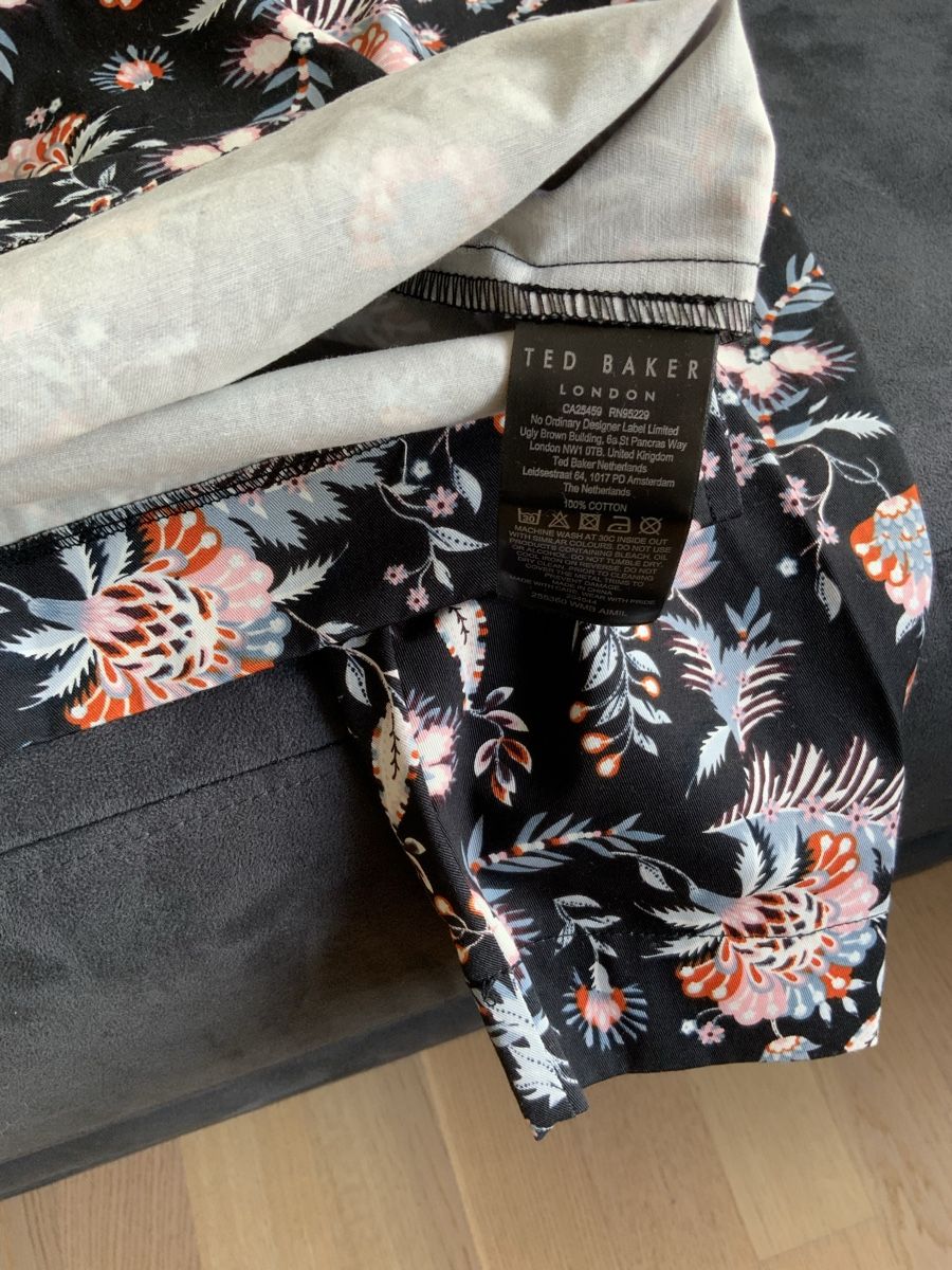 Ted Baker Blusen: Ted Baker blouse, Size 4, (EU 40).Floral design. – Neu (gemäss Beschreibung) aus Dübendorf von S1973E 5