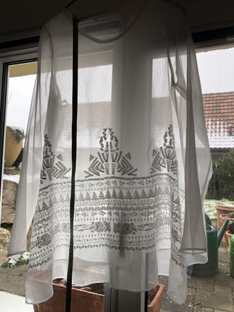 Weisse Bluse Gr. 38 mit Stickerei - Frühling🌺
