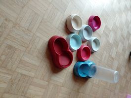 Diverse Futternäpfe