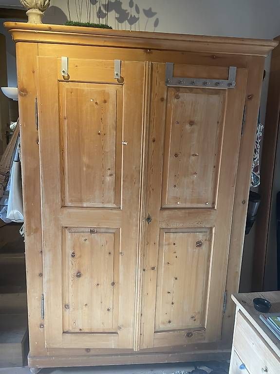 Armadi: Holzschrank Tanne – Usato da Scuol venduto da enyra