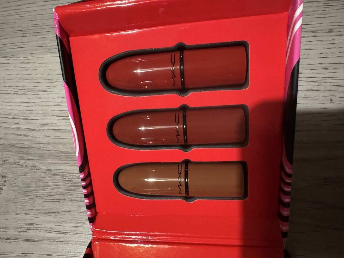 Mac Cosmetics Maquillage: Coffret rouges à lèvres MAC mini  – Neuf avec emballage d'origine à Les Verrières par chl_5bnz 4