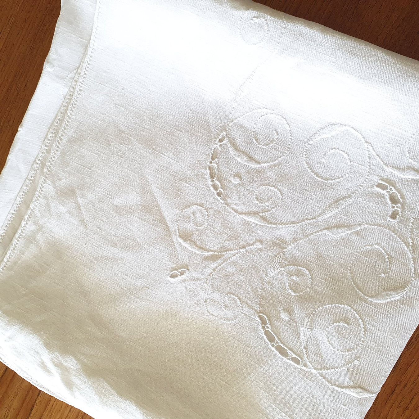 Altra biancheria da tavola: Ancienne nappe en lin, brodée main, 152 x 155 cm – Usato da Lausanne venduto da venise001 4