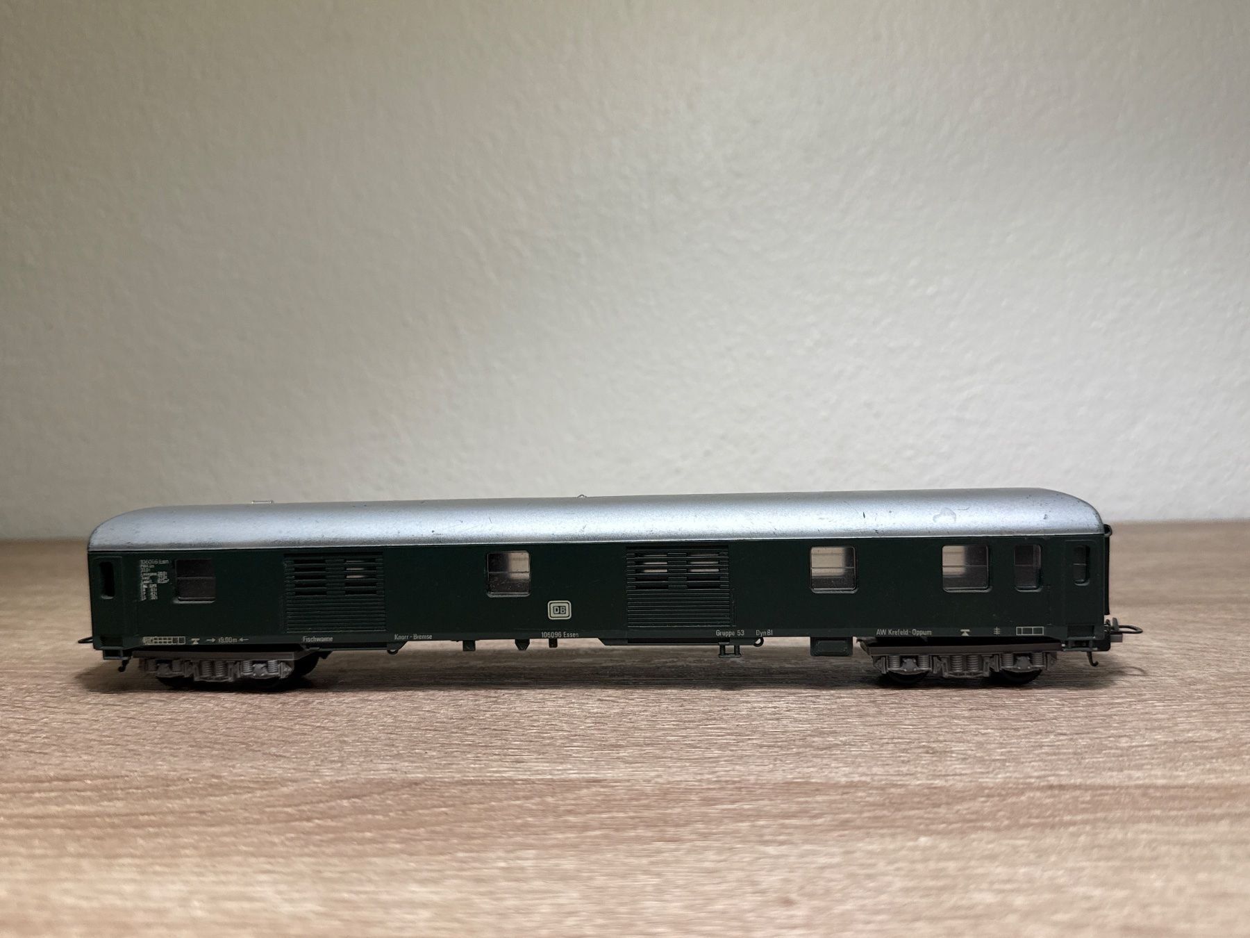 Lima Modellini di ferrovie: Lima Gepäckwagen DB(131) – Usato da St-Aubin-Sauges venduto da Lo_Go 1