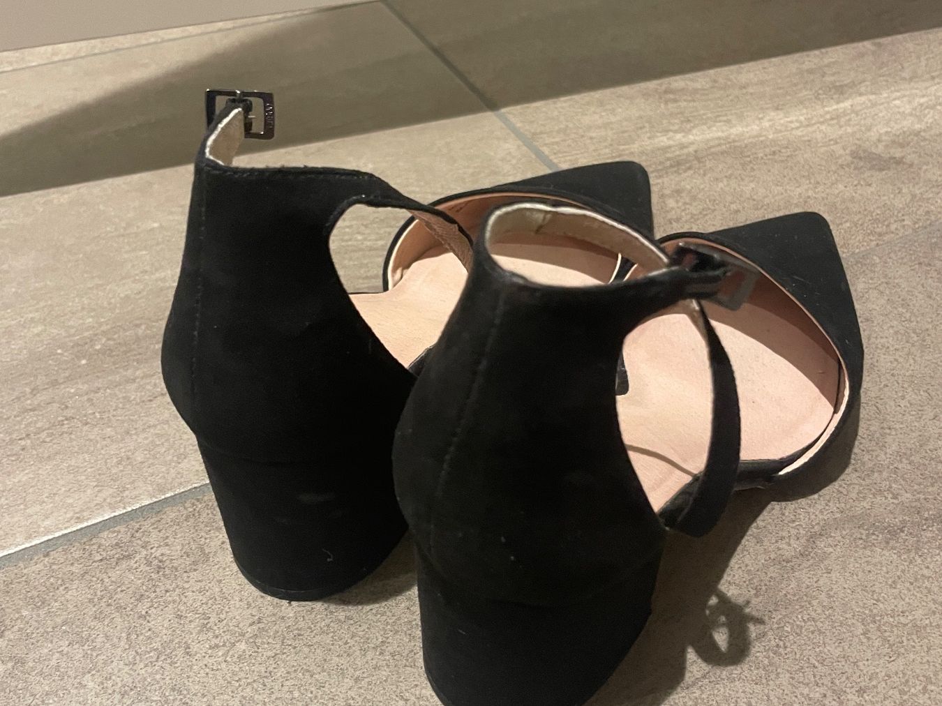 Scarpe da donna: Schuhe | Bianco | 36 – Usato da Niederrohrdorf venduto da jasmiinw 2