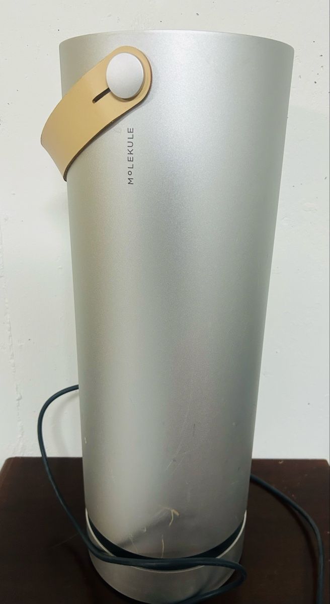 Purificatori d'aria: [MODERN]: Molekule Air Pro Luftreiniger - USA Version – Usato da Arni AG venduto da CreaFlex