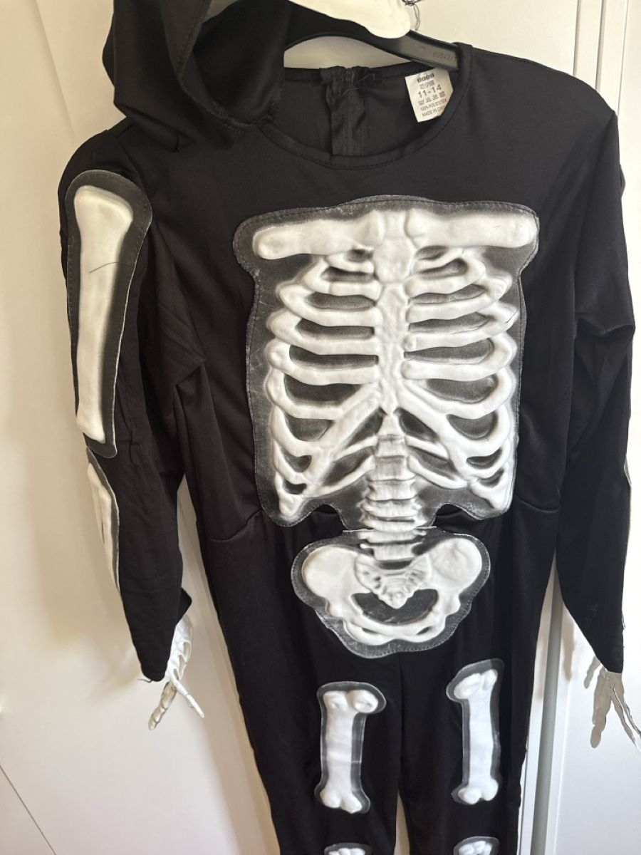Lotti & Set di vestiti: Kleider Paket mit Halloween Kostüm – Usato da Winkel venduto da Olirickli05 2