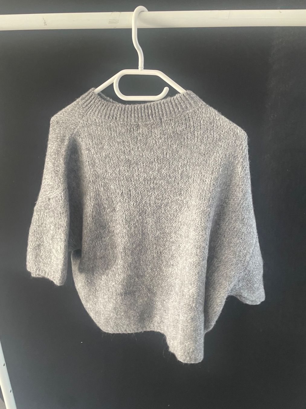 Pullover & Sweatshirts: Feeling Friday Strick-Pulli, grau, Grösse S/M - neuwertig – Gebraucht aus Wollerau von Poschro68