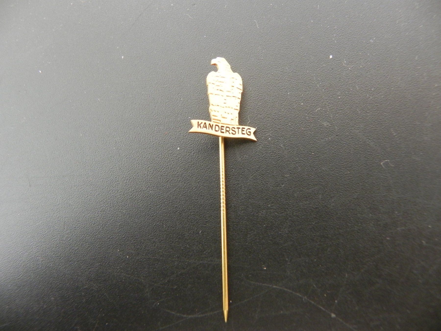 Broches & Aiguilles: Altes Abzeichen - Kandersteg Adler – D'occasion à Biel/Bienne par Gogolozi