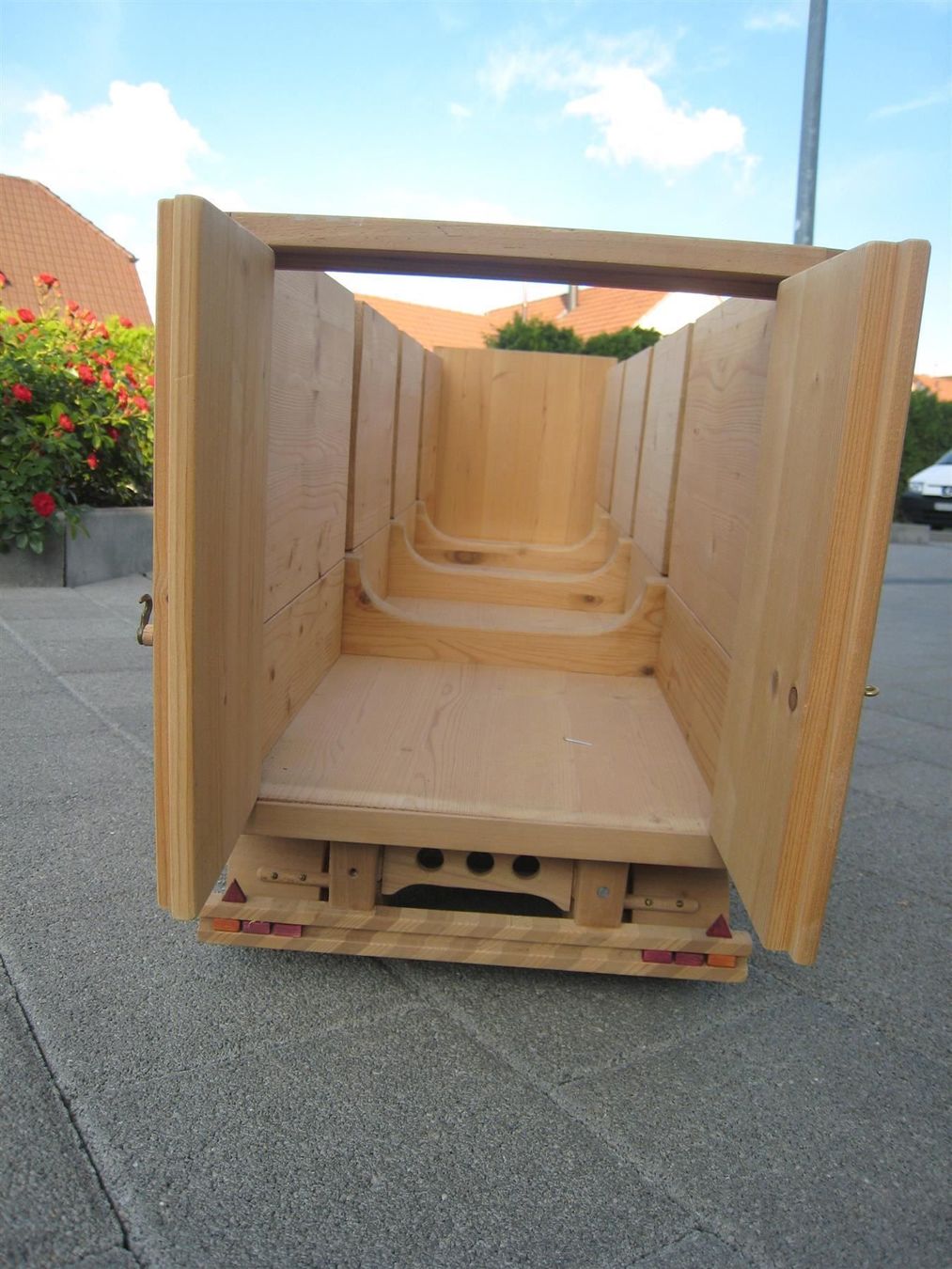 Kit di modellismo & Modellini statici: USA Tracker aus Holz – Nuovo (secondo la descrizione) da Embrach venduto da Olympia52 8