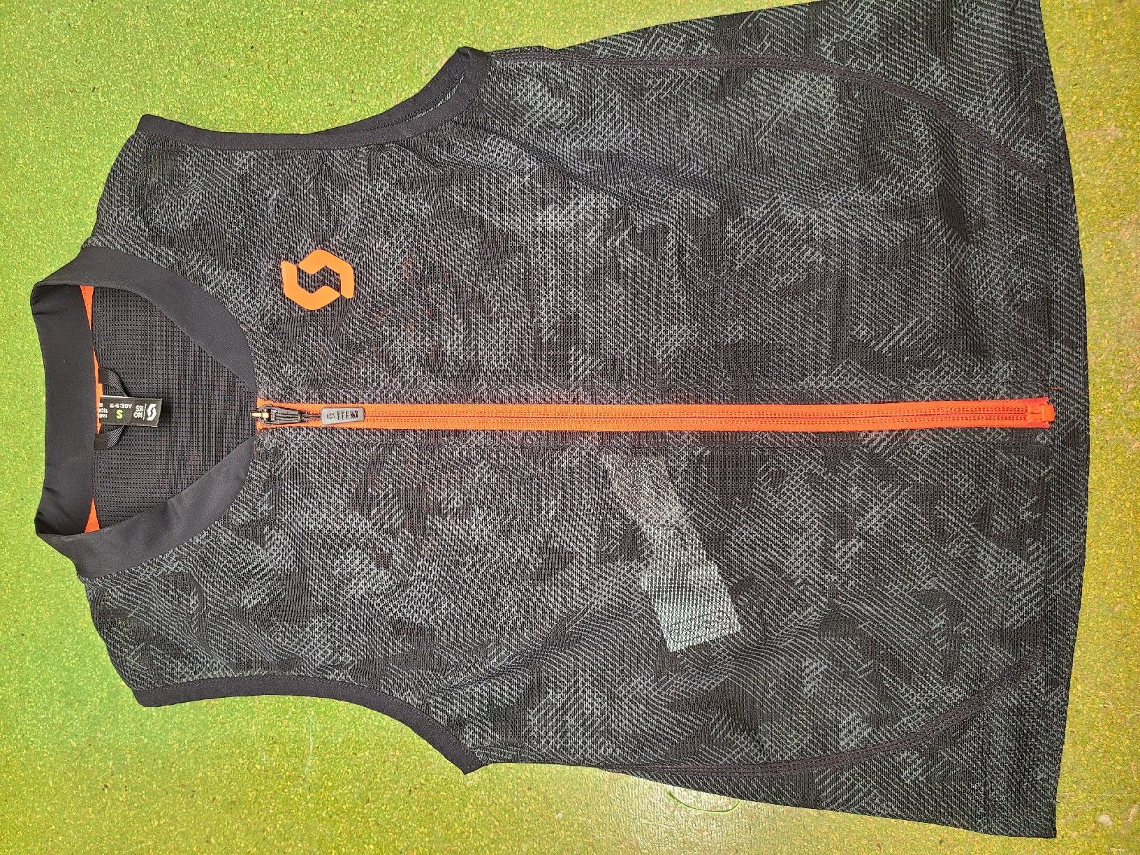 Scott Altro abbigliamento per bambino: Rückenpanzer Scott Grösse S – Nuovo (secondo la descrizione) da Asp venduto da vit01