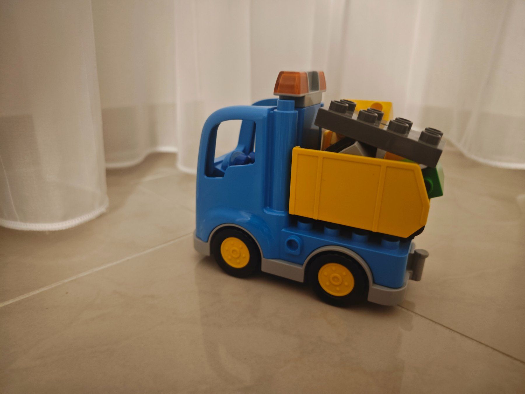 Lego Giocattoli: Lego Duplo Bagger und Lastwagen – Usato da Jona venduto da Wellisi 1