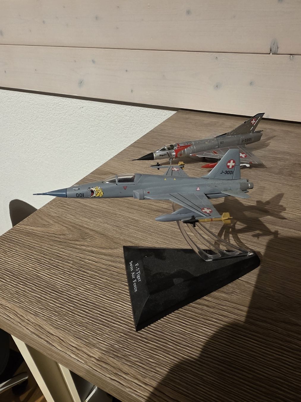 Swiss Kit di modellismo & Modellini statici: F5 J-3001 swiss 1:100 – Usato da Lentigny venduto da kev_j2xf