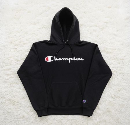 Champion: Hoodie noir taille S, parfait pour l'automne!