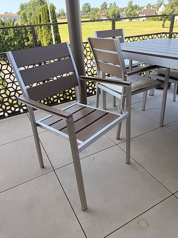 Set de table et chaises: Gartenmöbel Set Gartentisch Stühle – D'occasion à Lengwil par alchuina 3