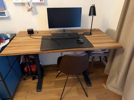 Bürotisch mit höhenverstellbaren Beinen  Holz / Schwarz