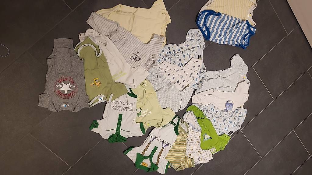 Kleiderpakete & -sets: Bodies Kleiderpaket Grösse 62/68 – Gebraucht aus Langendorf von RE17