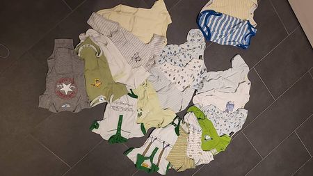 Bodies Kleiderpaket Grösse 62/68