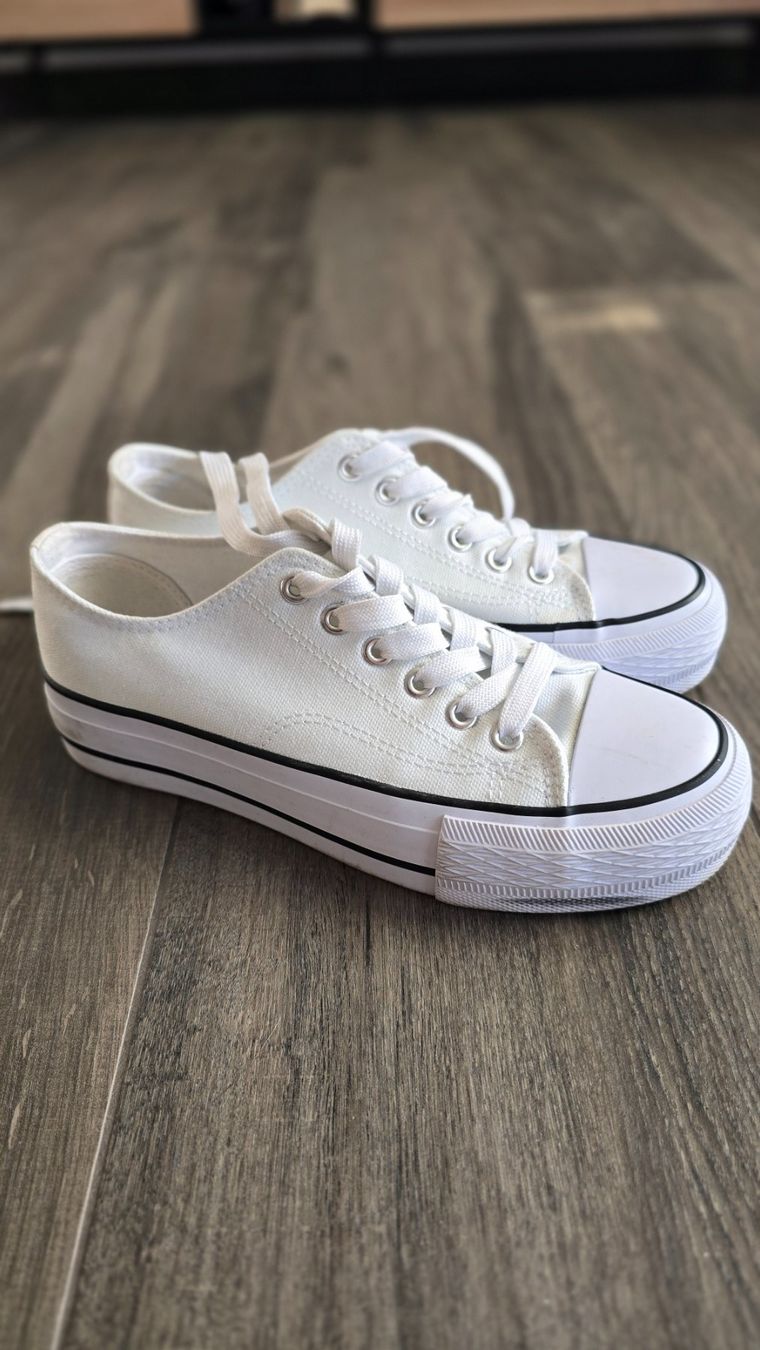 Skechers Scarpe da donna: Damen Sneakers weiss Grösse 37 – Usato da Gretzenbach venduto da Kim_0431