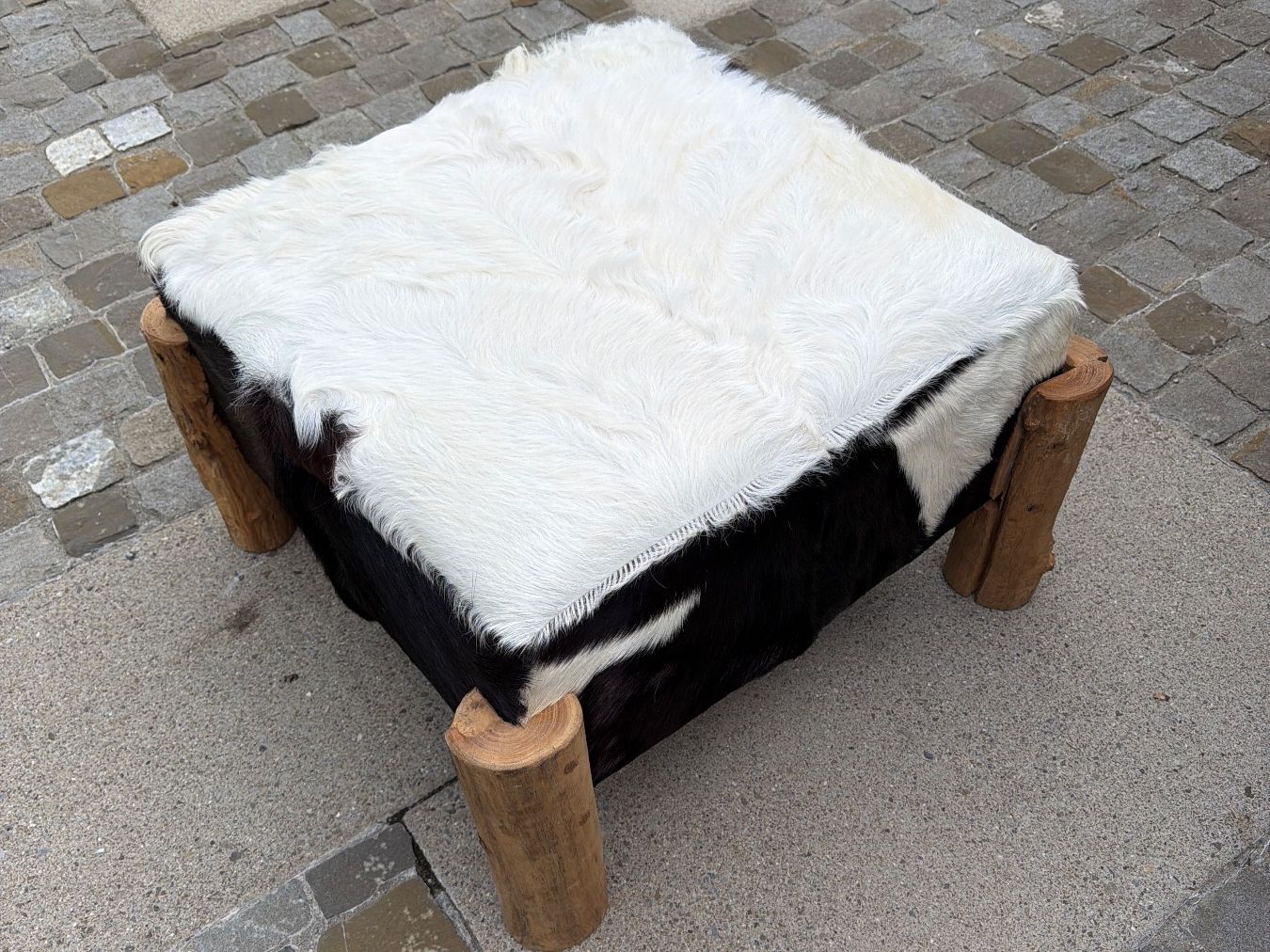 Hocker: Hocker Kuhfell – Gebraucht aus Seengen von phismial 3