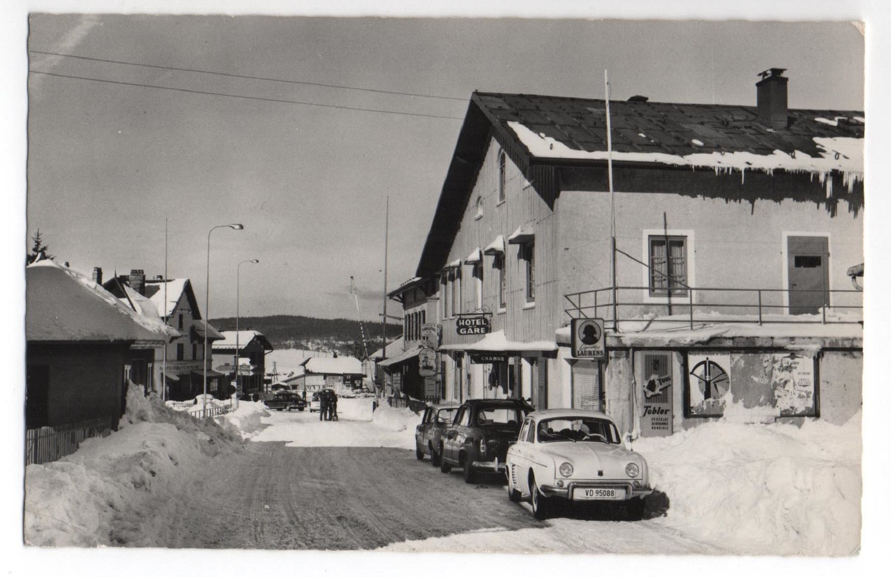 Cartoline postali: LA CURE Frontière Franco-Suisse, Auto – Usato da Jona venduto da philajona