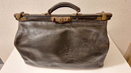 antike  grosse Arzttasche , Leder / Messing