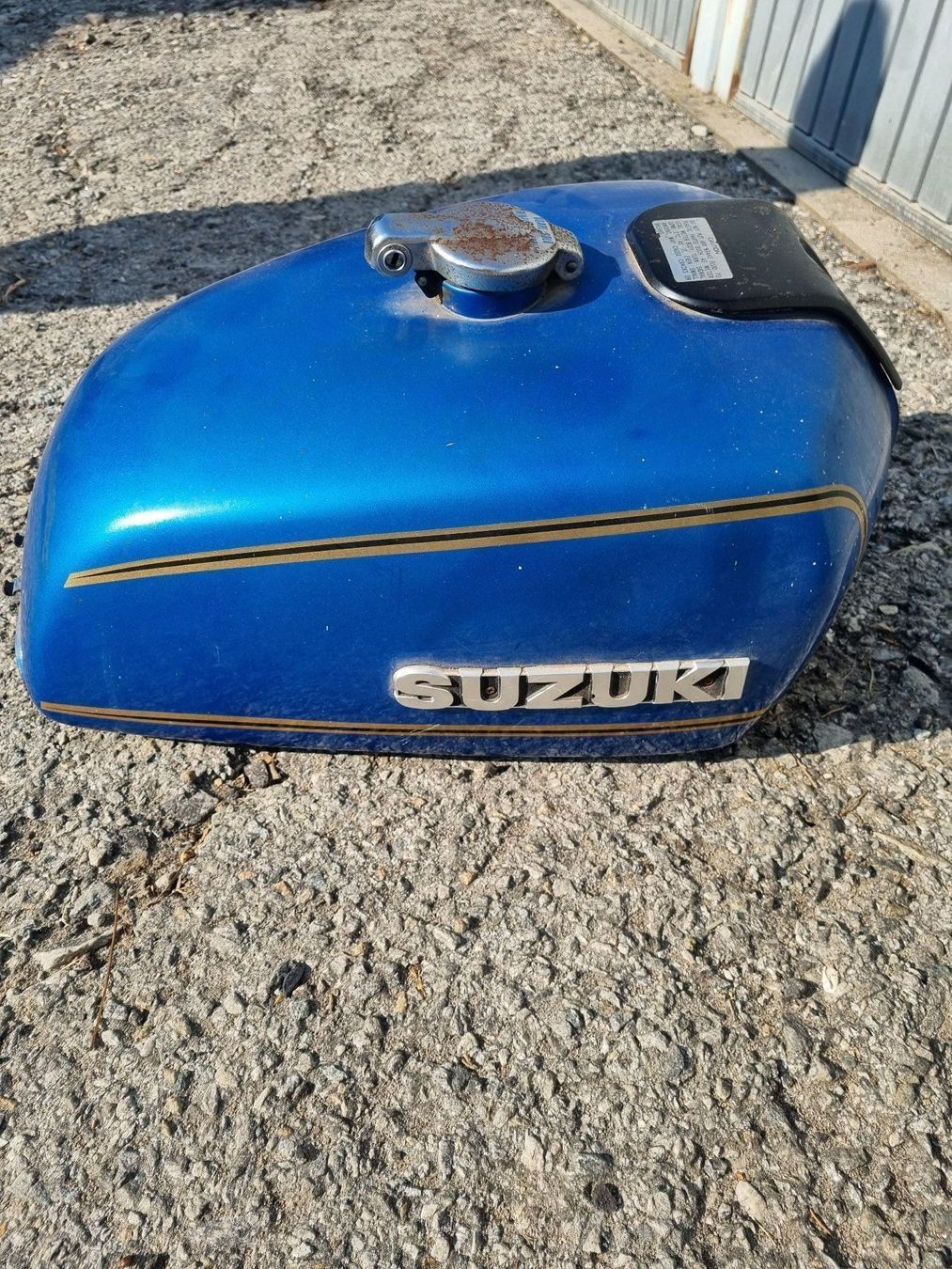 Suzuki Strada: serbatoio completo Suzuki gt 500 – Usato da Golino venduto da tramatra 1