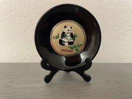 Charmanter kleiner chinesischer Teller mit Panda-Motiv