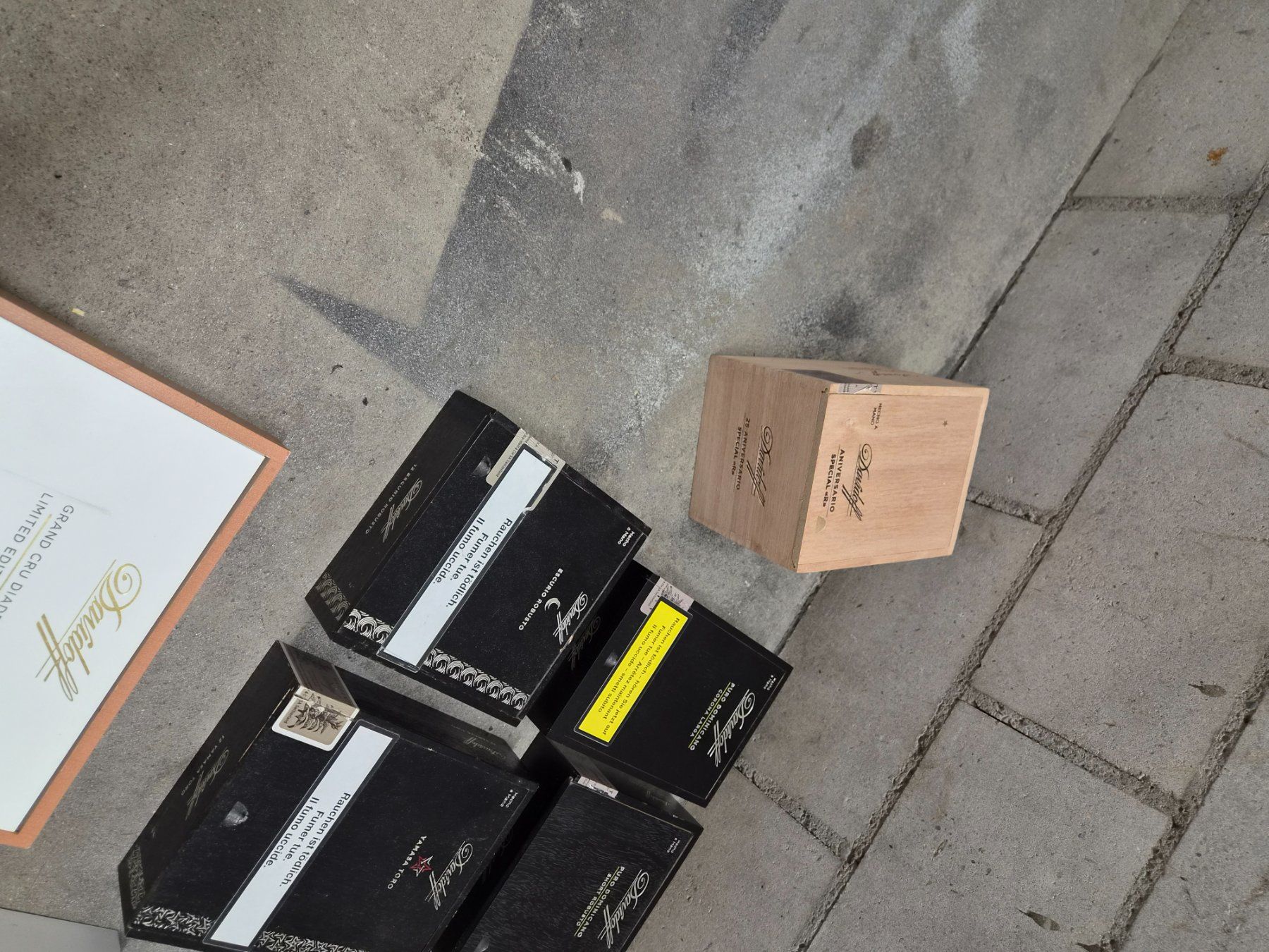 Sonstige Tabakwaren: 12 x Davidoff Zigarrenkisten mix – Gebraucht aus Wetzikon ZH von Tothart 5