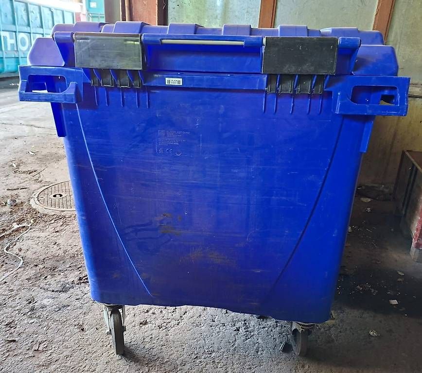 Contenitori edile: Blauer Kunststoff Container ca 240 Liter, Wasserdicht – Usato da Schöfflisdorf venduto da locobennito 1
