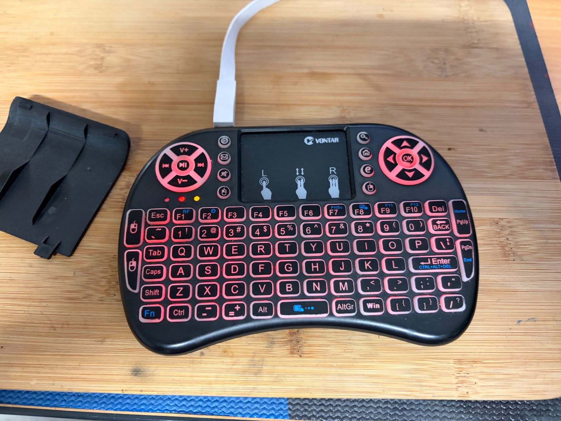 Claviers: VONTAR Mini Tastatur mit Touchpad – D'occasion à Glattbrugg par Olio7