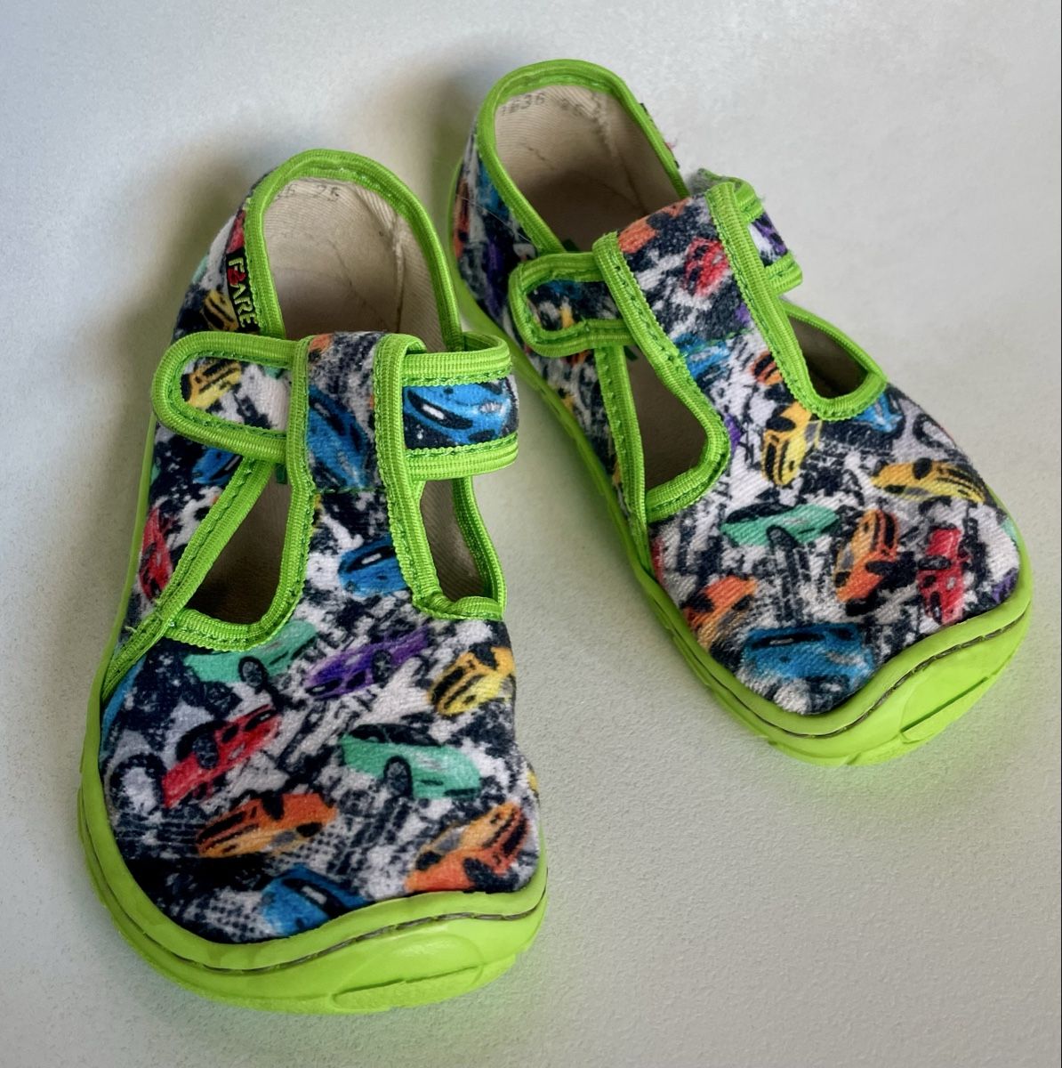 Scarpe per ragazzi: Fare Barfussschuhe Hausschuhe Gr. 25 – Usato da Dinhard venduto da Zoar7
