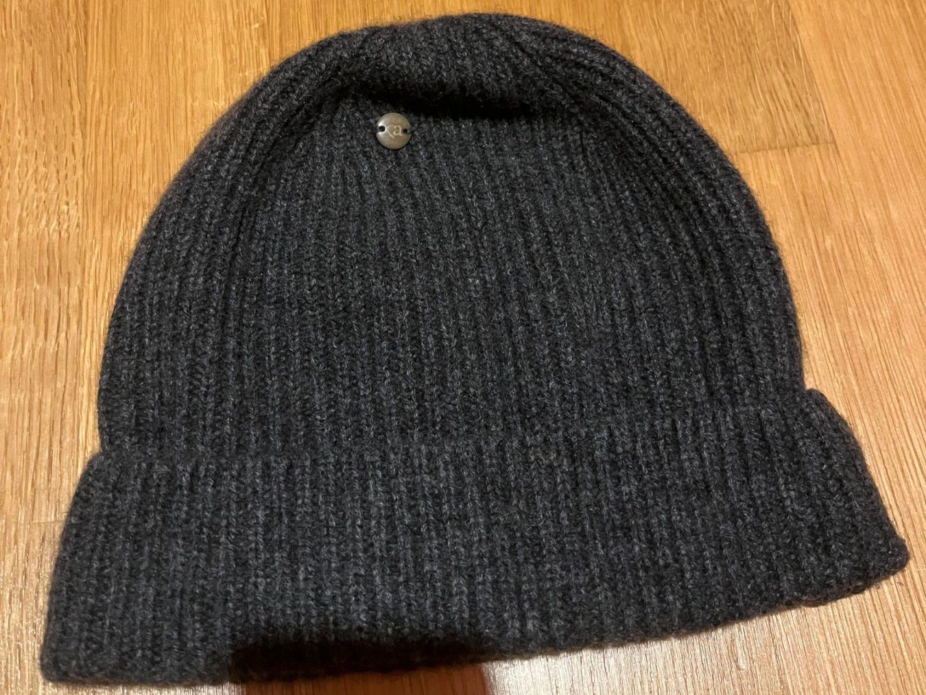 Copricapi, berretti & cappellini: CASIMIER Mütze 100% Cashmere – Usato da Luzern venduto da Aleoschli 1