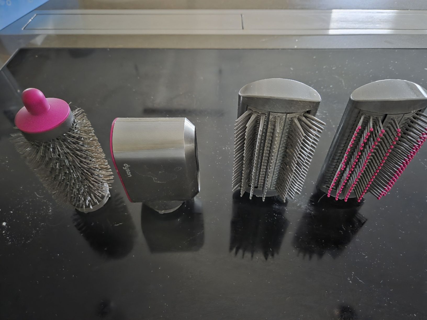 Dyson Asciugacapelli: Dyson Airwrap Volume+Shape Complete (Fuchsia)+Extra-Augsätze – Usato da Rotkreuz venduto da cat.dra 3