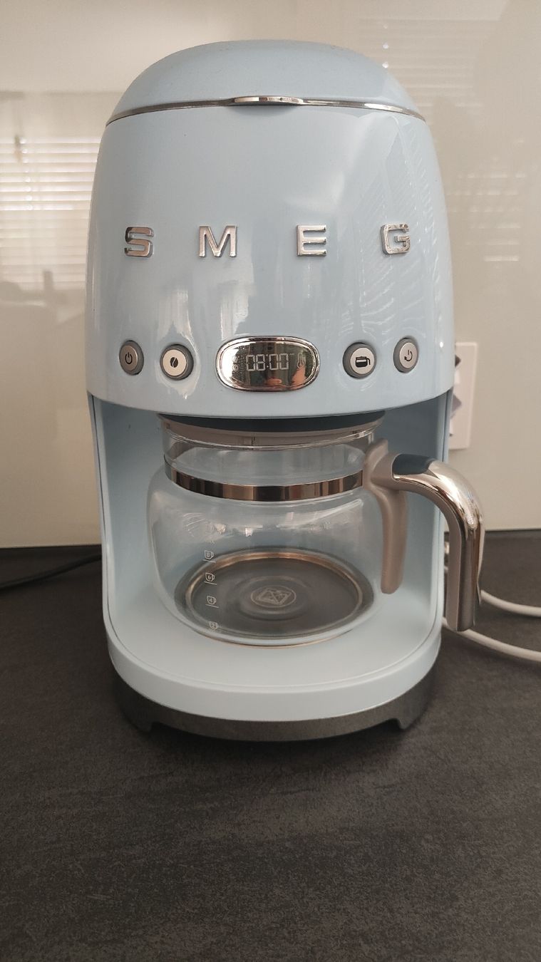 Smeg Macchine per caffè & Macchine per espresso: Smeg Filterkaffeemaschine DCC02 hellblau neuwertig – Usato da Schenkon venduto da Etter80