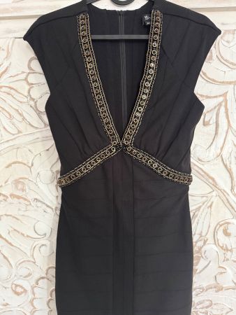 Sky Kleid mit goldenen Details, Grösse M - Top Zustand...