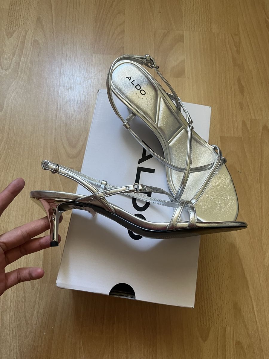 Aldo Scarpe da donna: ALDO Sandalen Silber Grösse 41 neu mit Karton – Nuovo (secondo la descrizione) da Zürich venduto da JuanAmi