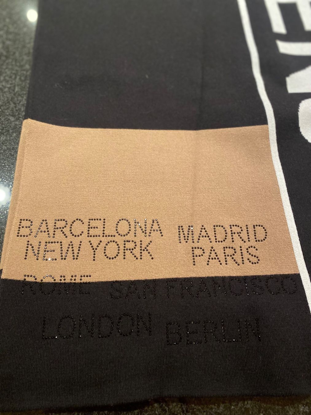 Altro in Moda donna: Neuer Monari Poncho mit Logoschrift , Medium , – Nuovo e nell'imballaggio originale da Illnau venduto da Sniwi67 8