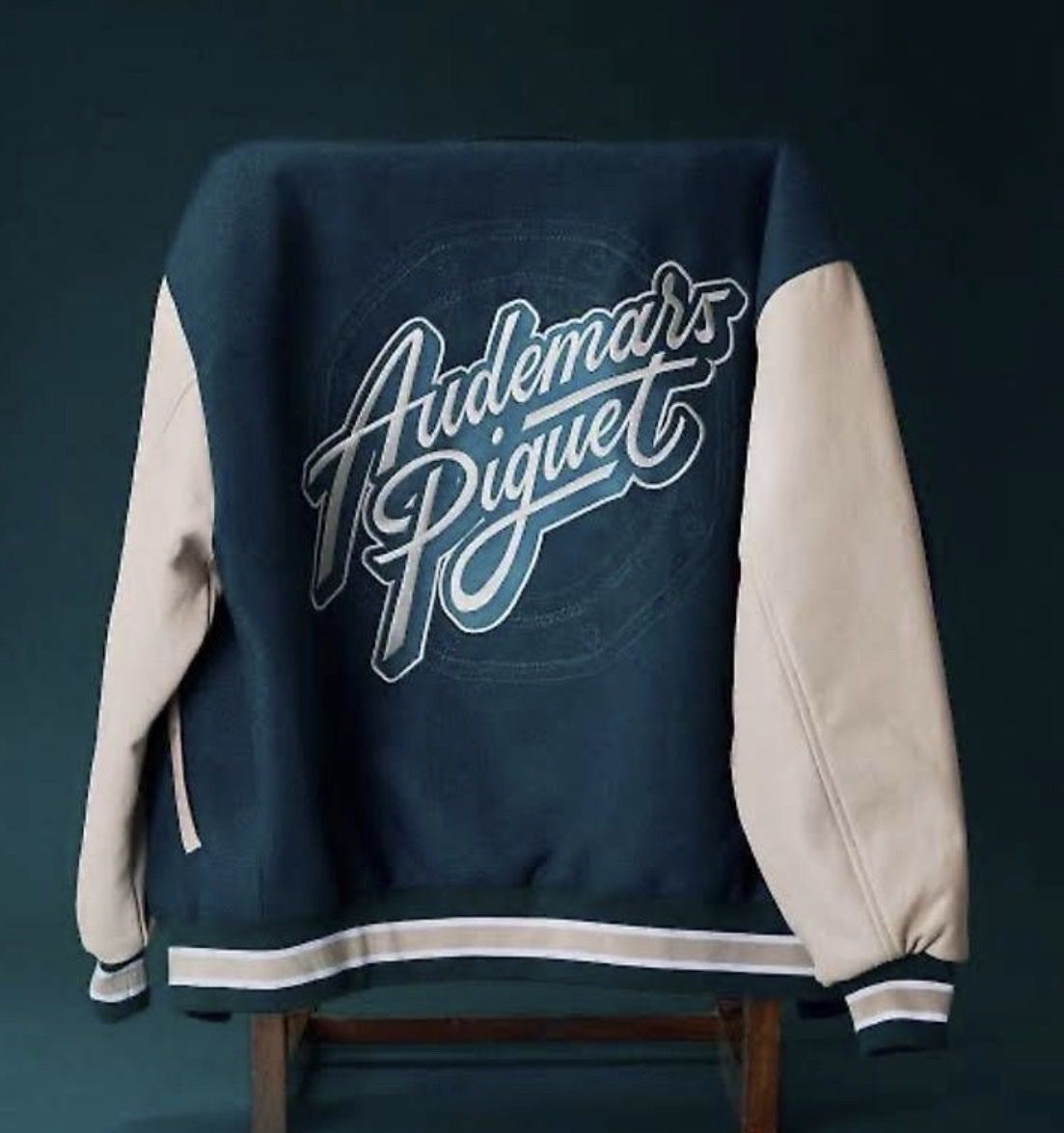 Giacche: Veste Audemars Piguet 150 ans – Nuovo (secondo la descrizione) da Genève venduto da luc_5q8p