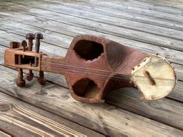 antikes Musikinstrument, Kurzhalsgeige, aus Afghanistan.