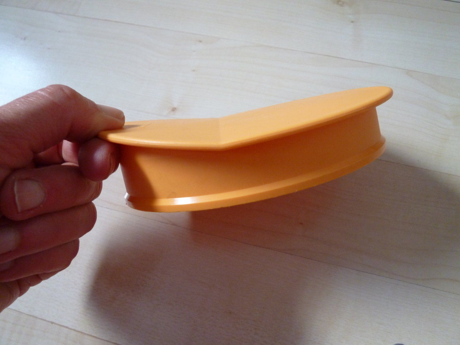 Tupperware Recipients et similaires: Tupperware  Deckel  orange – D'occasion à Dättlikon par Mamakuga 1