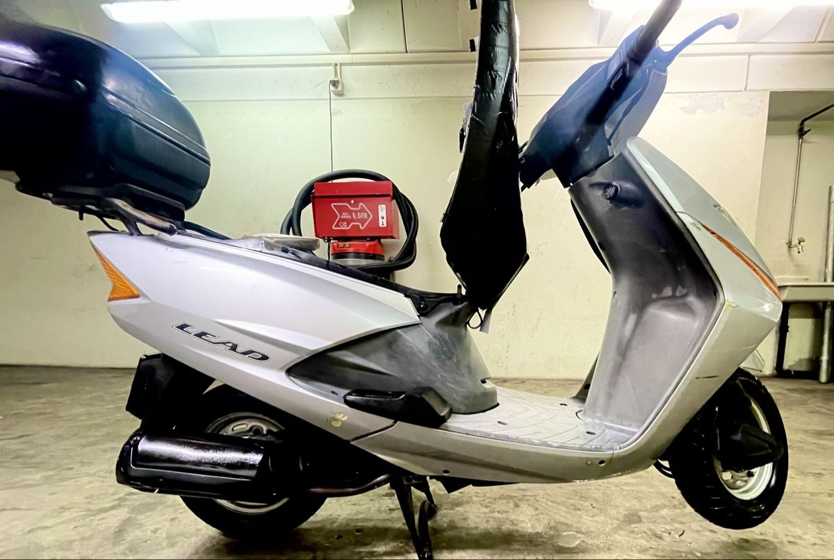 Honda Scooter: Honda Lead 100cc Roller (gebraucht) – Difettoso da Muri b Bern venduto da Mustermann