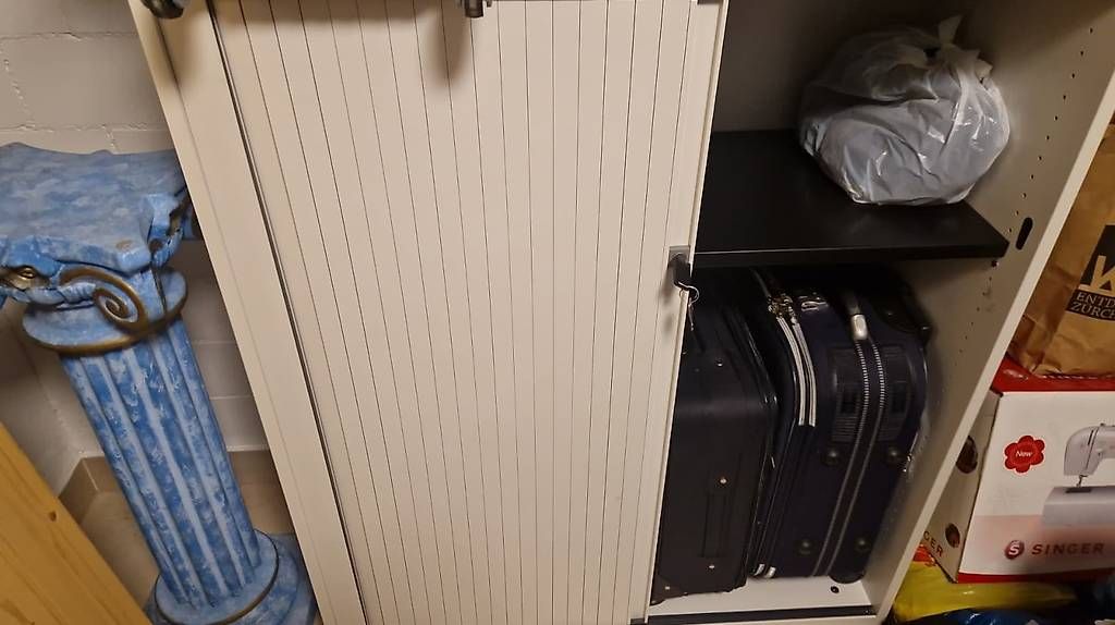 Schränke: Moderner Rollladen-/Jalousieschrank – Neu (gemäss Beschreibung) aus Nänikon von dar_x9db 1
