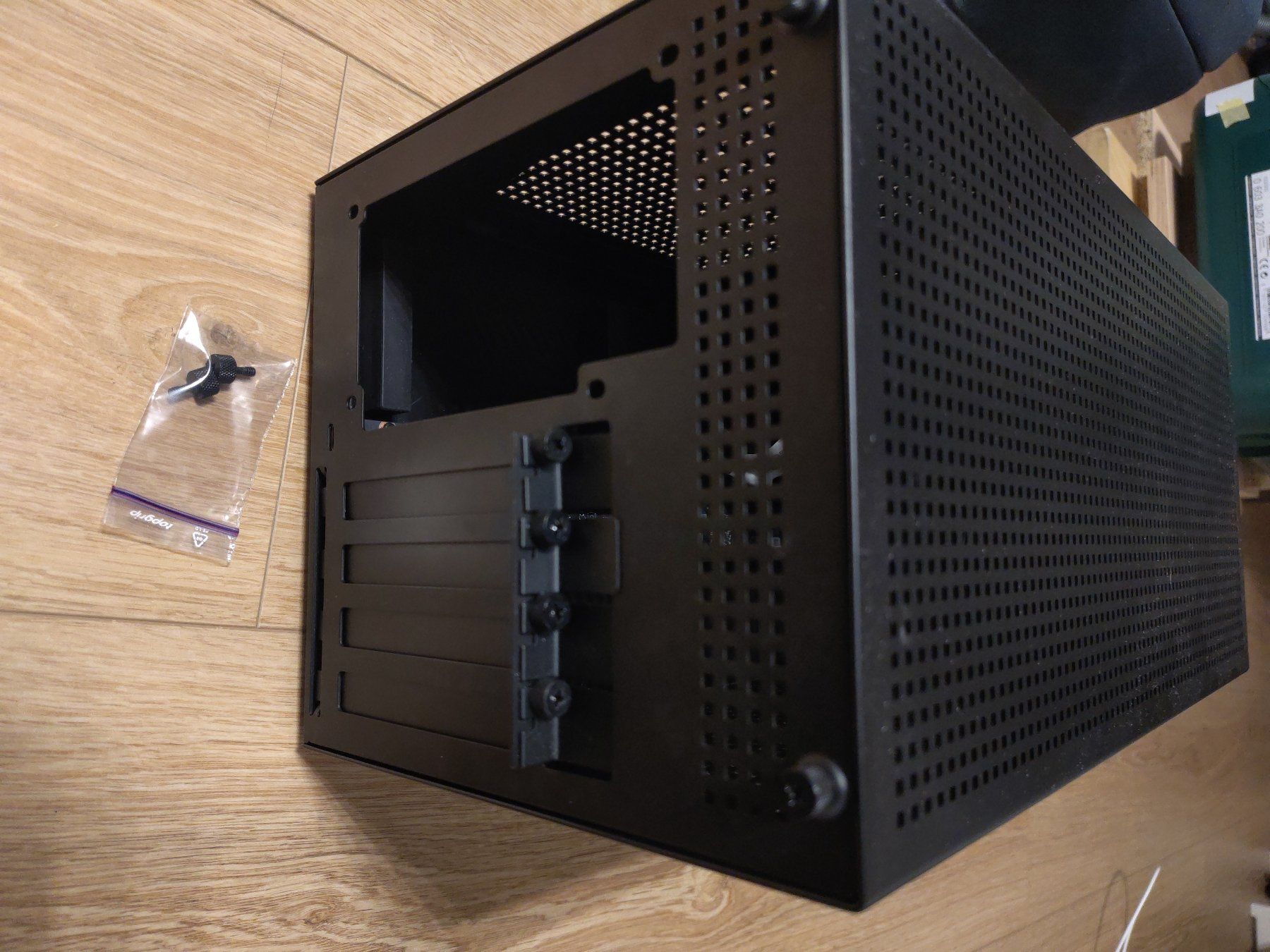 Razer Core X V2 – Externes GPU-Gehäuse (eGPU) (Neu (gemäss Beschreibung ...
