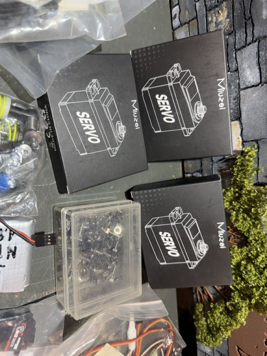 RC Kits de montage: Rc Bastel Kiste  – Neuf (Voir description) à Altdorf UR par modellbau-widmer 2