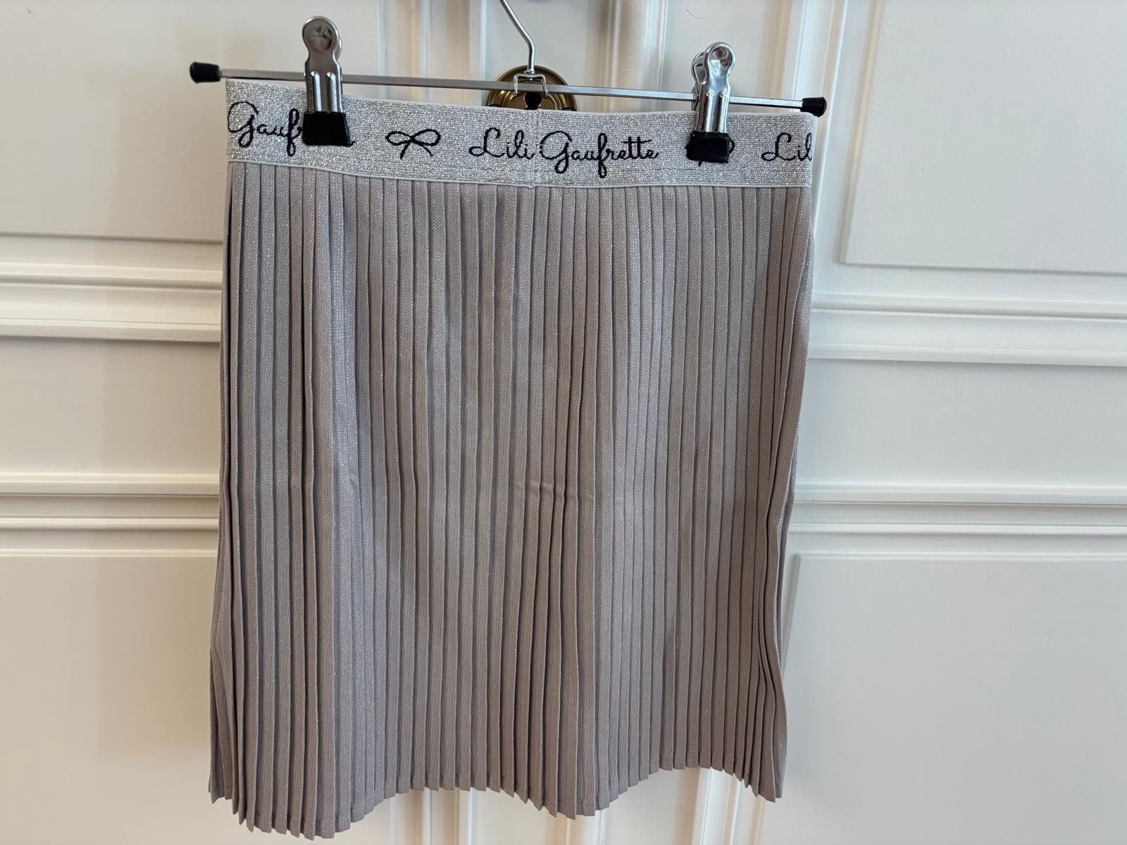 Robes et jupes: Jupe Lili Gaufrette T 8 ans – D'occasion à Conches par chn_hgl6