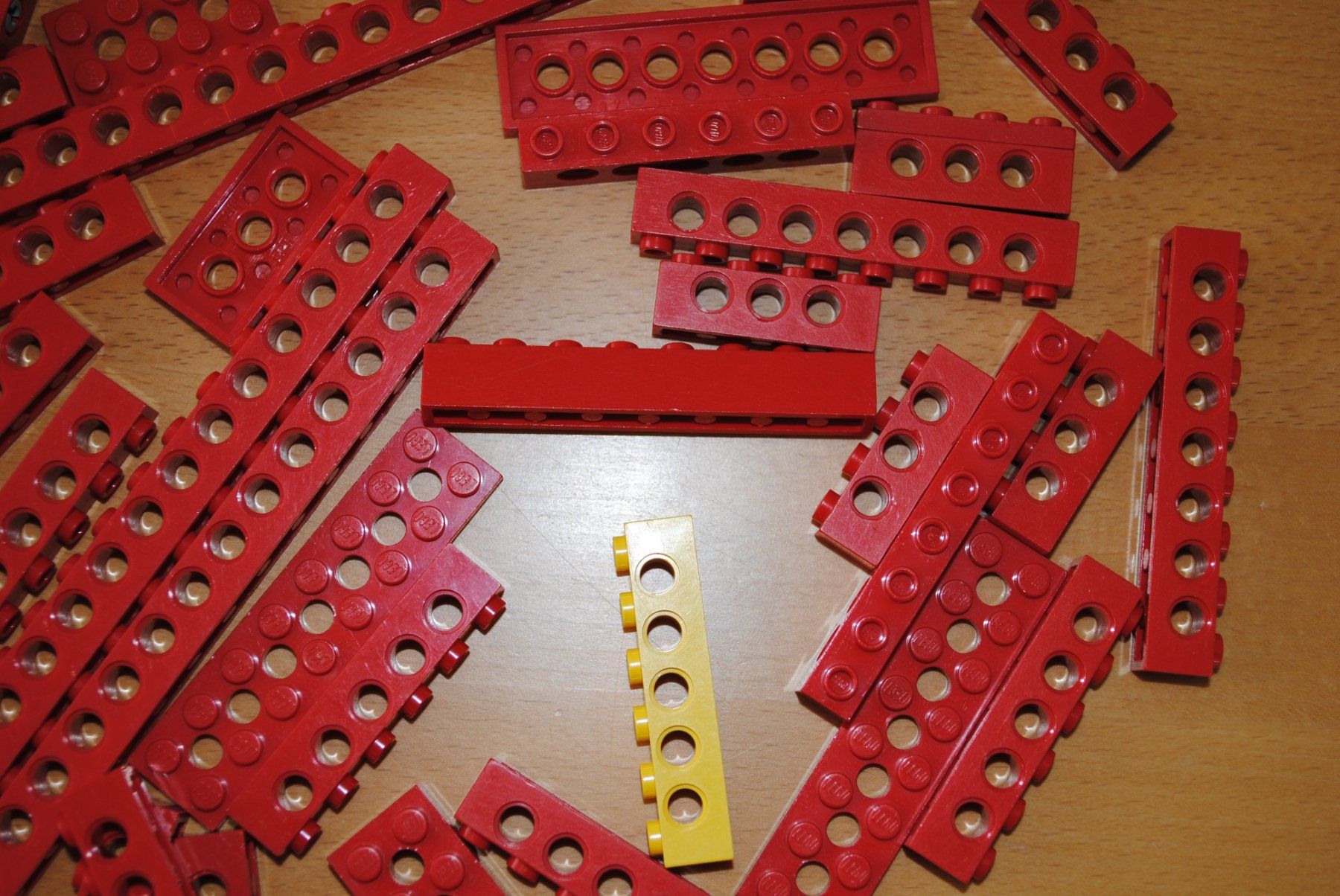 Lego Kit di costruzioni: Legoteile:- diverse rote Technic Balken    /G09/1 – Usato da St. Gallen venduto da Bisaknosp 5