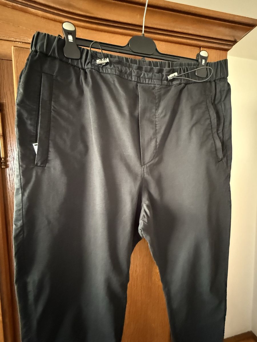 Dsquared2 Pantaloni: Dsquared pully jogger pant – Usato da Bern venduto da ana_nv7p 1