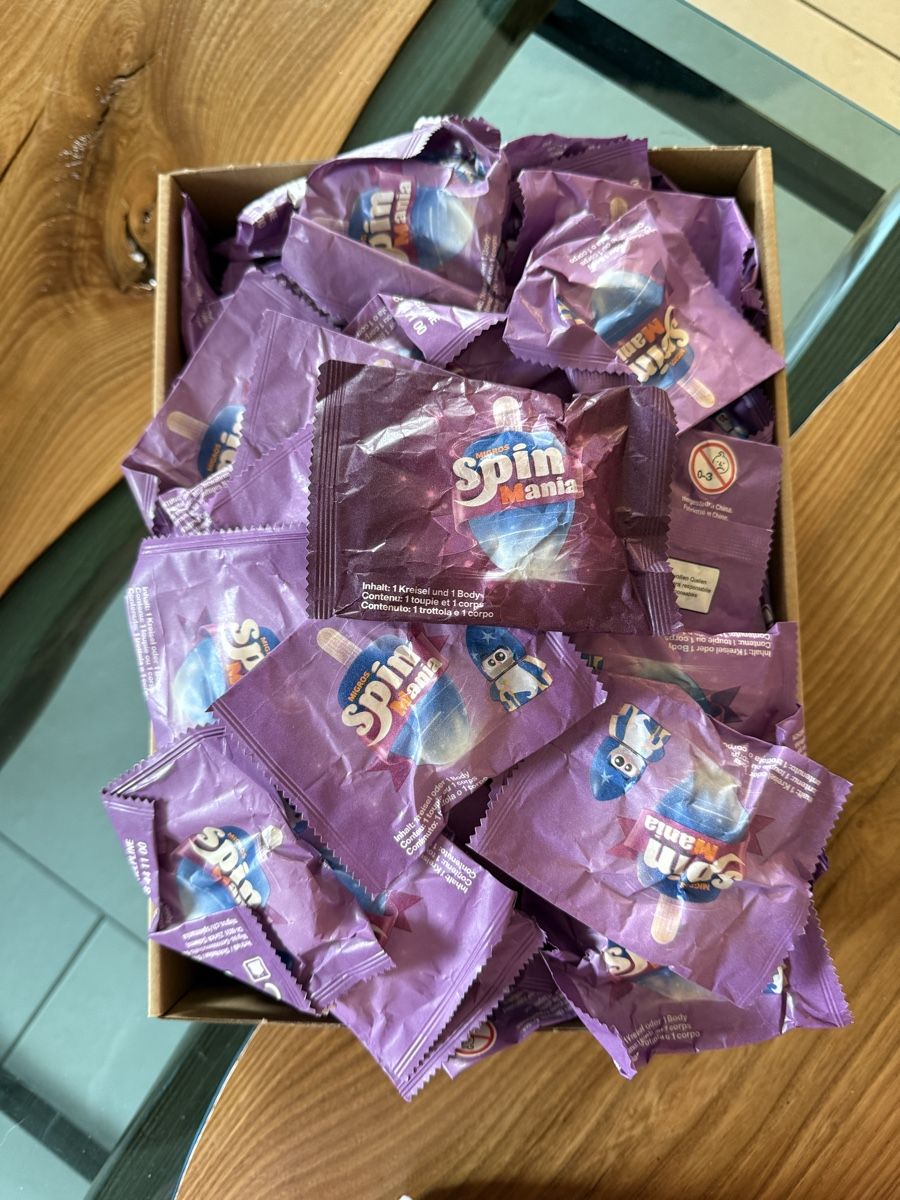 Migros Giocattoli: Migros Spin Mania Kreisel, ca. 100 Stk., noch verpackt – Nuovo (secondo la descrizione) da Konolfingen venduto da likeacat